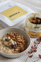 Załaduj obraz do przeglądarki galerii, Granola z migdałami i suszonymi daktylami
