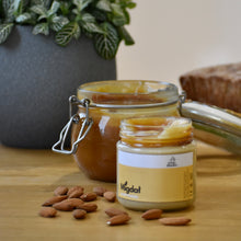 Załaduj obraz do przeglądarki galerii, Migdał ze słonym karmelem