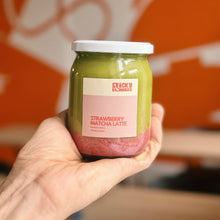 Załaduj obraz do przeglądarki galerii, Strawberry Matcha Latte: makadamia + truskawki
